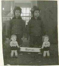 Barron - Twins Bill Don coonskin hats 1954.JPG